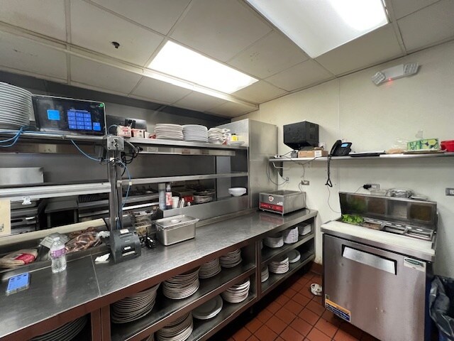 More Photos Of 98 W Main St, West Dundee Restaurant For Sale