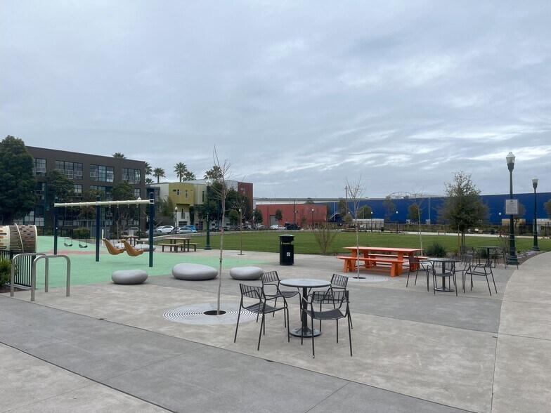 More Photos Of 4310-4515 Hubbard st, Emeryville Apartments For Lease