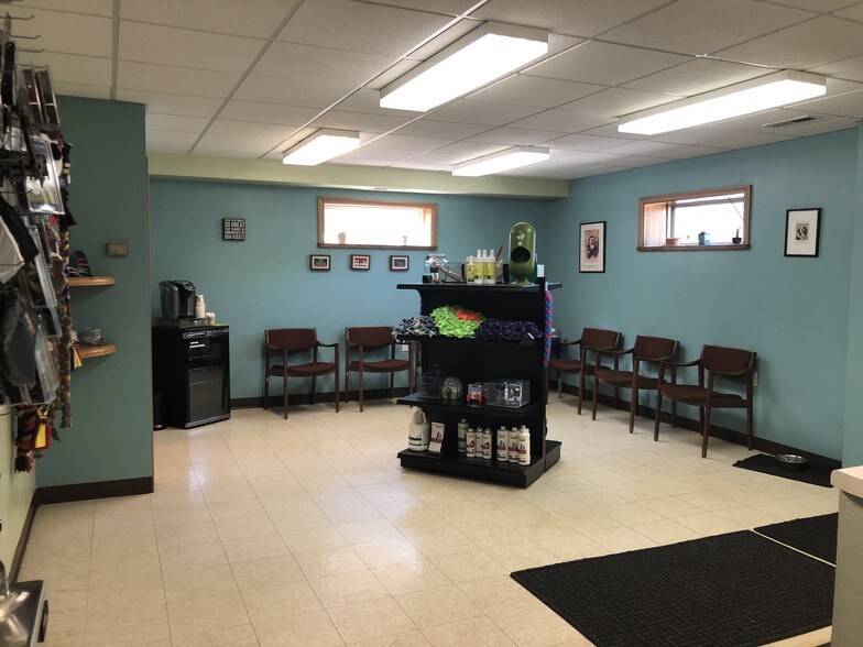 More Photos Of 1916 Sheldon Ave, Colorado Springs Distribution For Lease