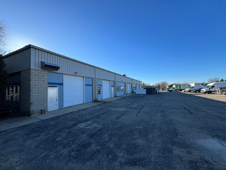 More Photos Of 400 Venture Ct, Verona Light Manufacturing For Lease