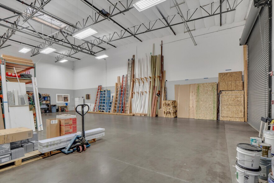 More Photos Of 5380 Gateway Plaza Dr, Benicia Industrial For Sale