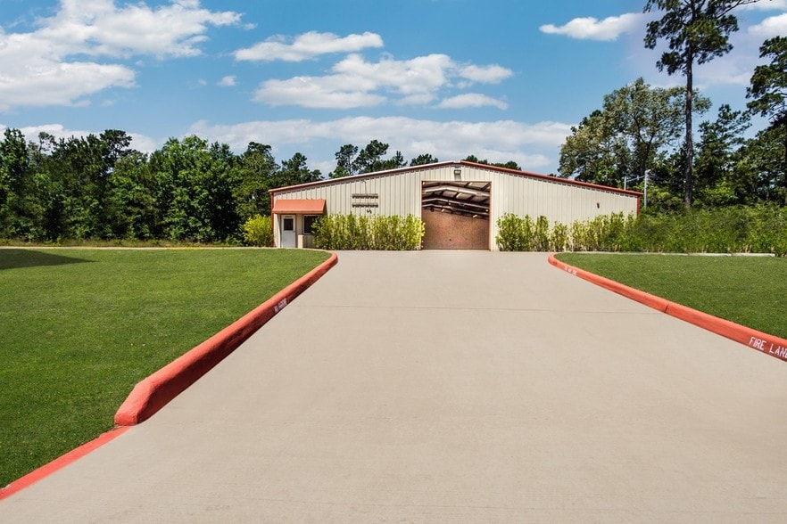More Photos Of 28925 Nichols Sawmill Rd, Magnolia Warehouse For Lease