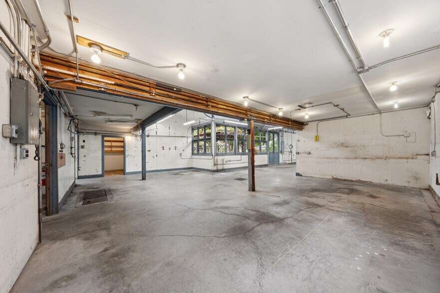 More Photos Of 253 S 25th St, Richmond Flex For Sale