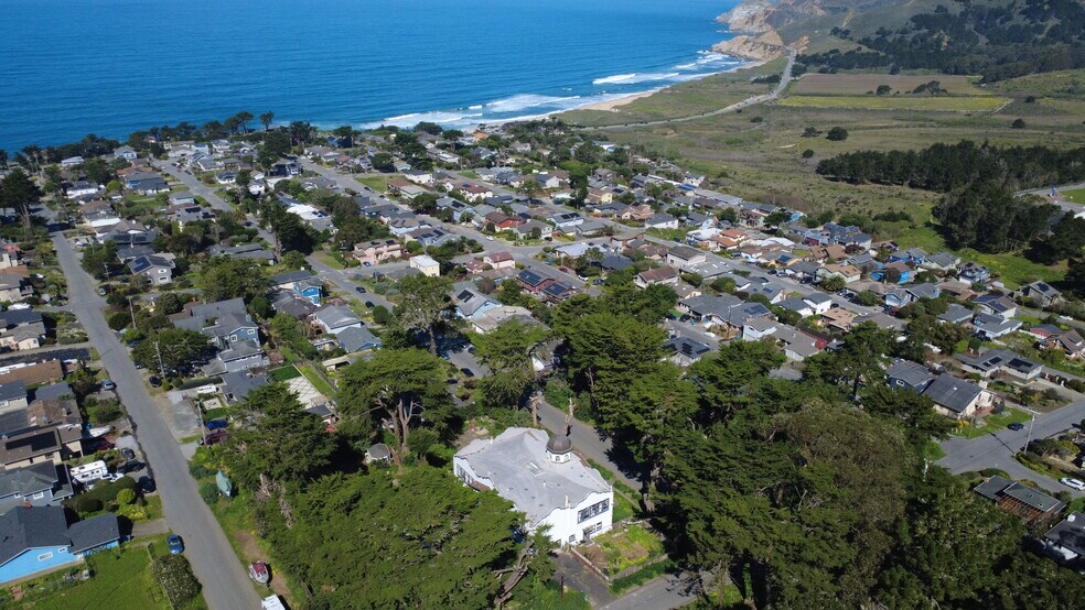 More Photos Of 496 6th St, Montara Office Residential For Sale