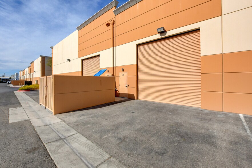 More Photos Of 545 W Sunset Rd, Henderson Flex For Sale