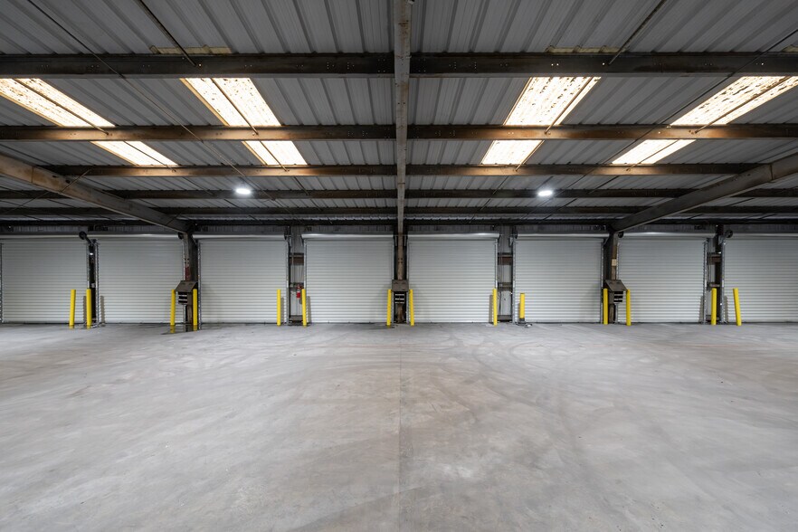 More Photos Of 3404 Clifford Ln, Jacksonville Truck Terminal For Lease