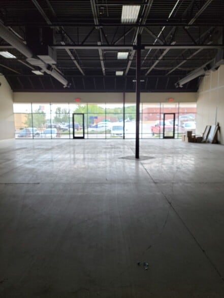 More Photos Of 932 Meramec Station Rd, Valley Park Unknown For Lease