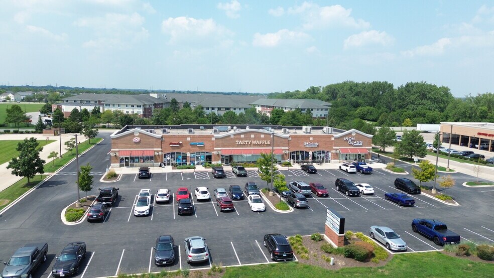 More Photos Of 632 S Weber Rd, Romeoville Unknown For Lease