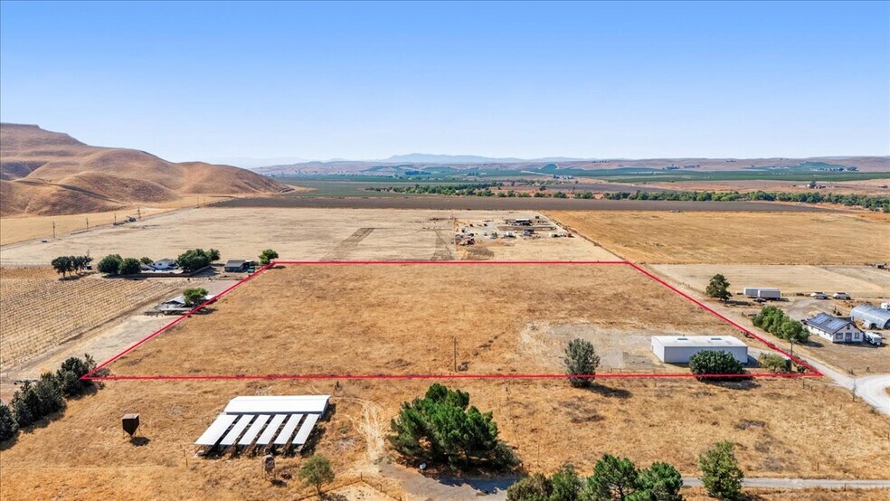 More Photos Of 485 S 8th St, Shandon Industrial For Sale