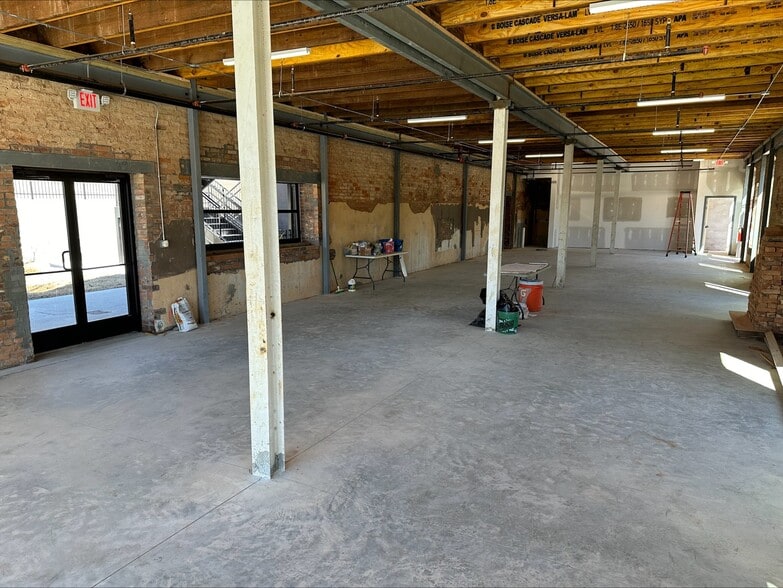 More Photos Of 597 Main St, Suwanee Storefront For Lease