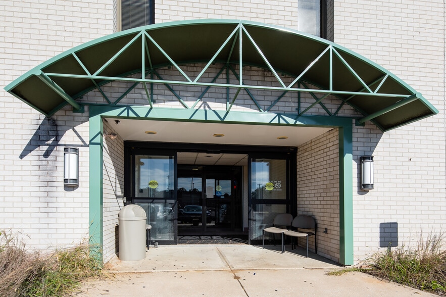 More Photos Of 8-10 Morton Ave, Ridley Park Medical For Lease