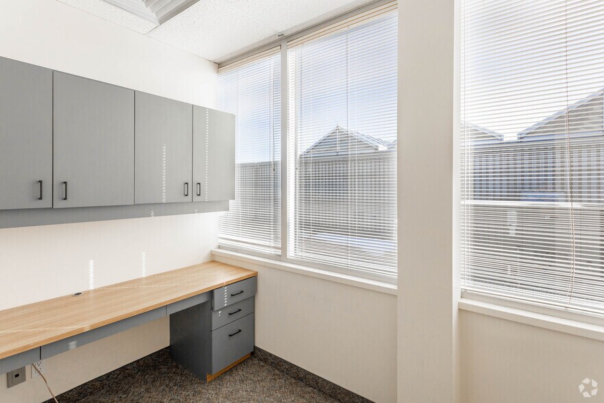 More Photos Of 1431-1527 Rebecca St, Oakville Unknown For Sale