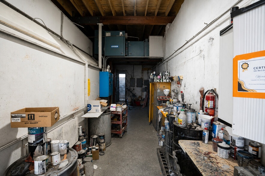 More Photos Of 1025 E 45th St, Hialeah Auto Salvage Facility For Sale