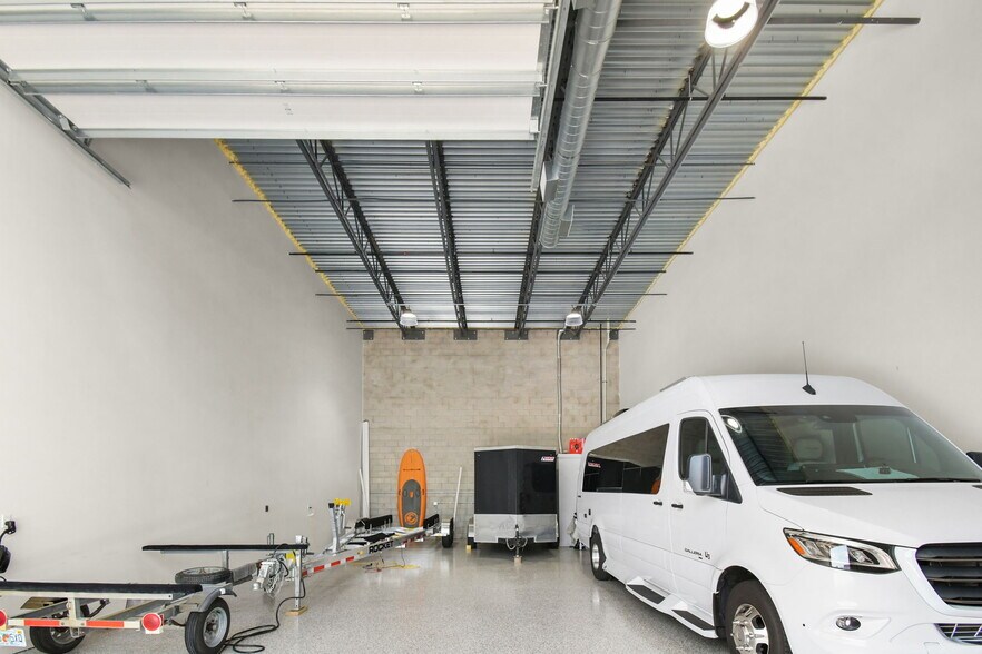 More Photos Of 861 NE Industrial Blvd, Jensen Beach Warehouse For Sale