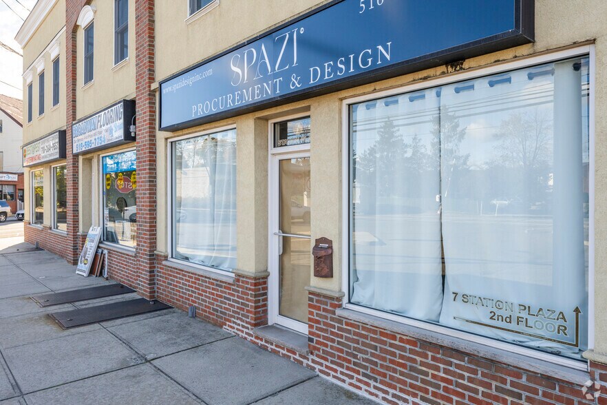 More Photos Of 5 Station Plz, Bethpage Storefront Retail Office For Lease