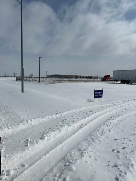 More Photos Of 602 Frontier St, Lexington Service For Sale