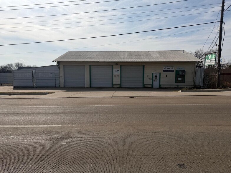 Primary Photo Of 5020 Mansfield Hwy, Fort Worth Auto Repair For Sale