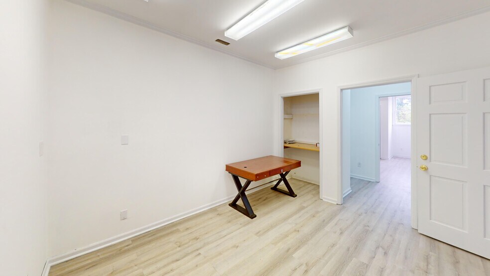 More Photos Of 1365 Westgate Center Dr, Winston-Salem Medical For Sale