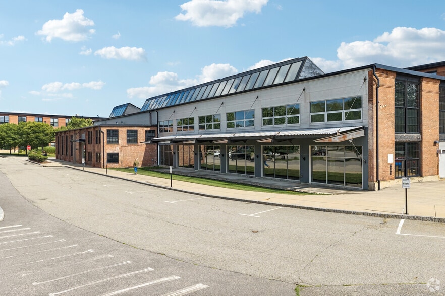 More Photos Of 313-317 Iron Horse Way, Providence Medical For Lease