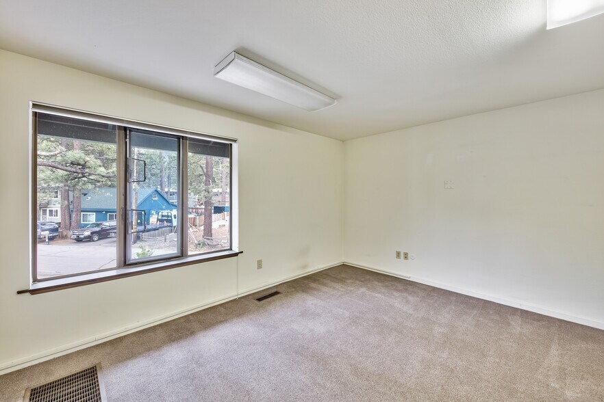 More Photos Of 2311 Lake Tahoe Blvd, South Lake Tahoe Office For Lease