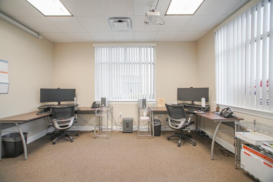 More Photos Of 16000 Park Ten Pl, Houston Office For Lease