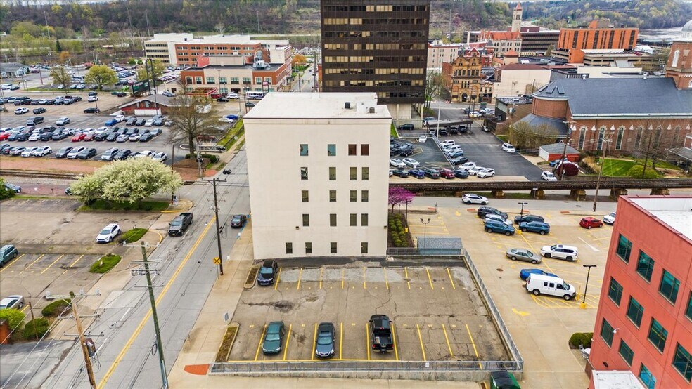 More Photos Of 601 Avery St, Parkersburg Office For Sale