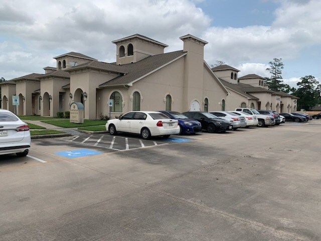 More Photos Of 13644 Breton Ridge St, Houston Medical For Sale