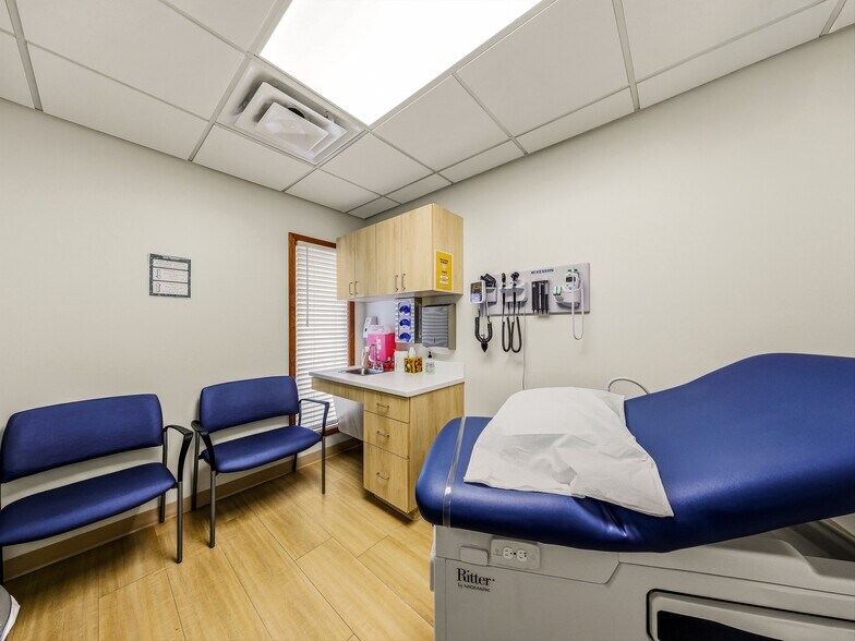 More Photos Of 6 Brooklet St, Asheville Medical For Sale