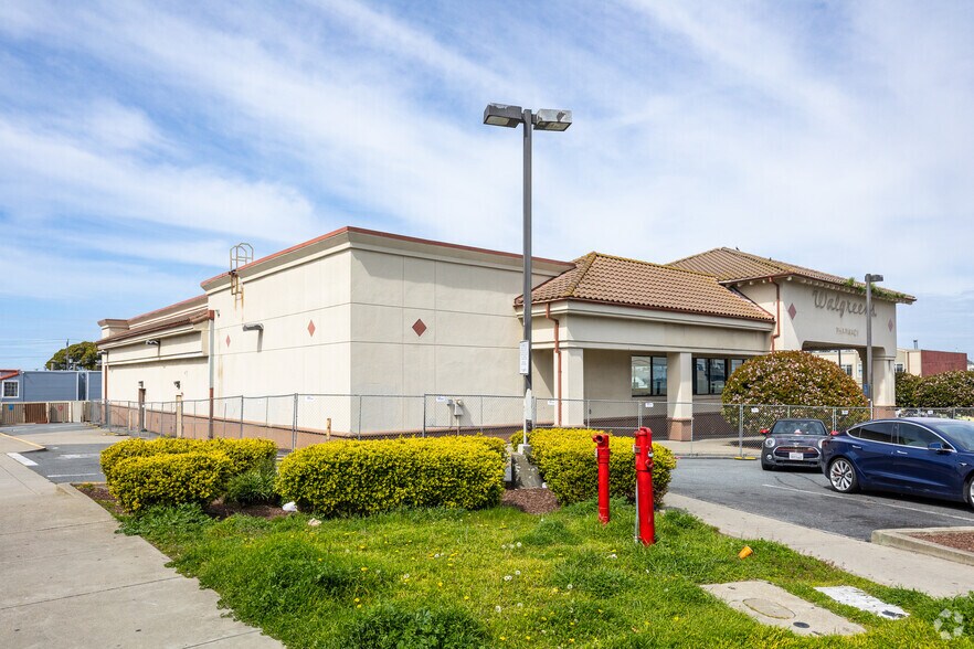 More Photos Of 6100 Mission St, Daly City Drugstore For Lease