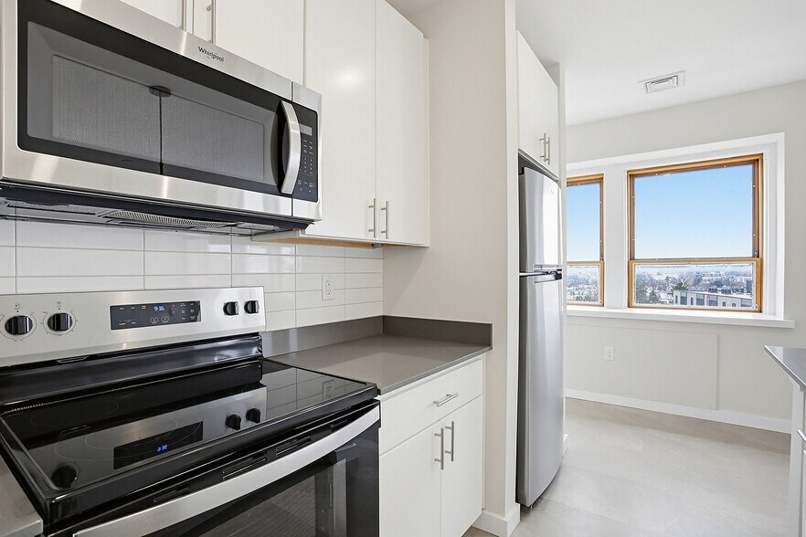 More Photos Of 250 College Ave, Lancaster Apartments For Lease