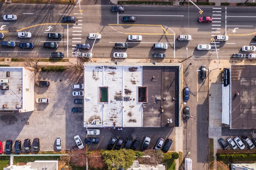 More Photos Of 66 Old Country Rd, Mineola Storefront Retail Residential For Sale