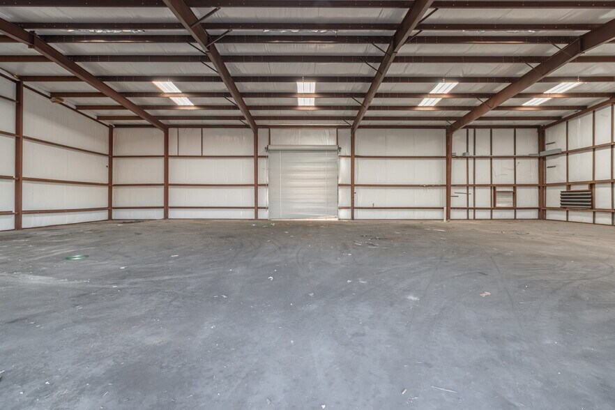More Photos Of 7904 Irvington Blvd, Houston Warehouse For Sale