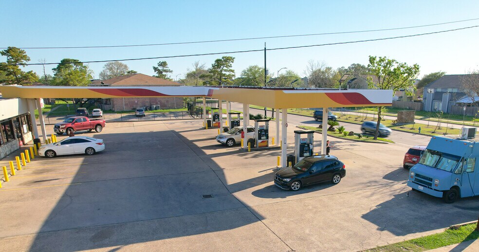More Photos Of 7911 Wilcrest Dr, Houston Service Station For Sale
