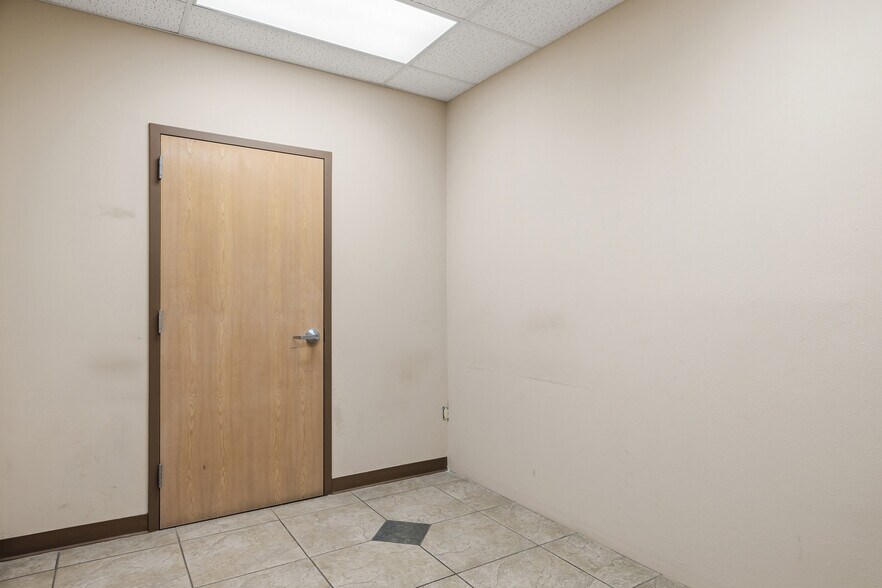More Photos Of 1200 E Savannah Ave, McAllen Medical For Lease