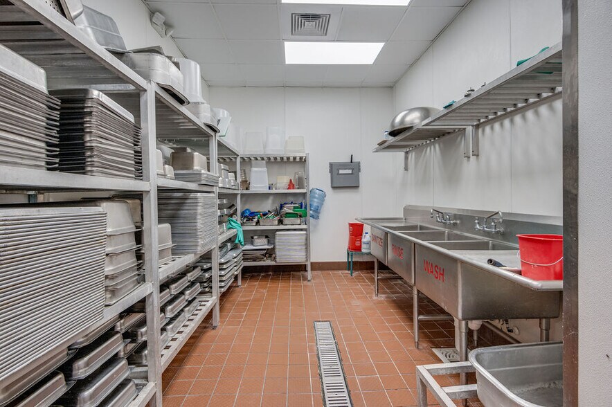 More Photos Of 2470 Gum Branch Rd, Jacksonville Restaurant For Sale