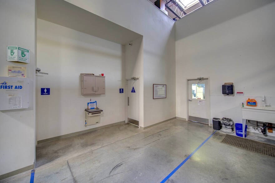 More Photos Of 1065 Marauder St, Chico Manufacturing For Lease