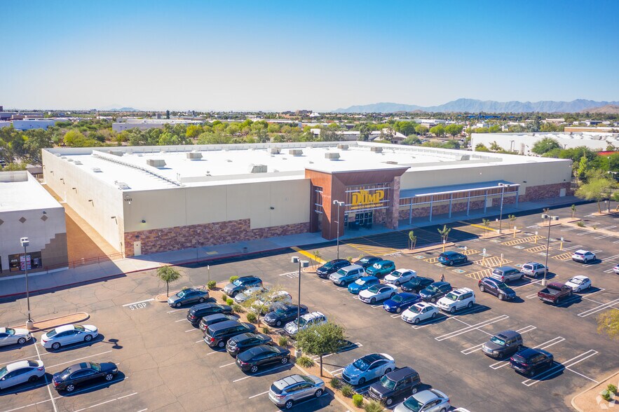 More Photos Of 1445 W Elliot Rd, Tempe General Retail For Lease