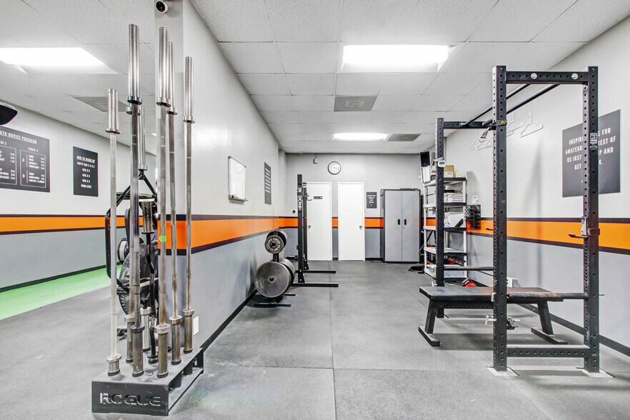 More Photos Of 6200 W Manchester Ave, Los Angeles Freestanding For Sale