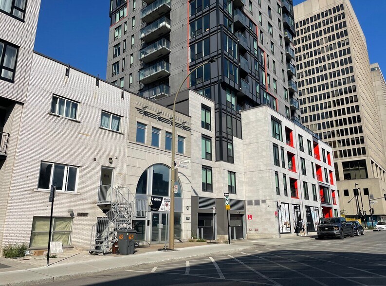 More Photos Of 1583 Rue Saint-Hubert, Montréal Medical For Sale