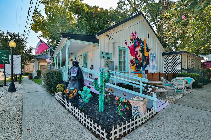 More Photos Of , Spring General Retail For Sale