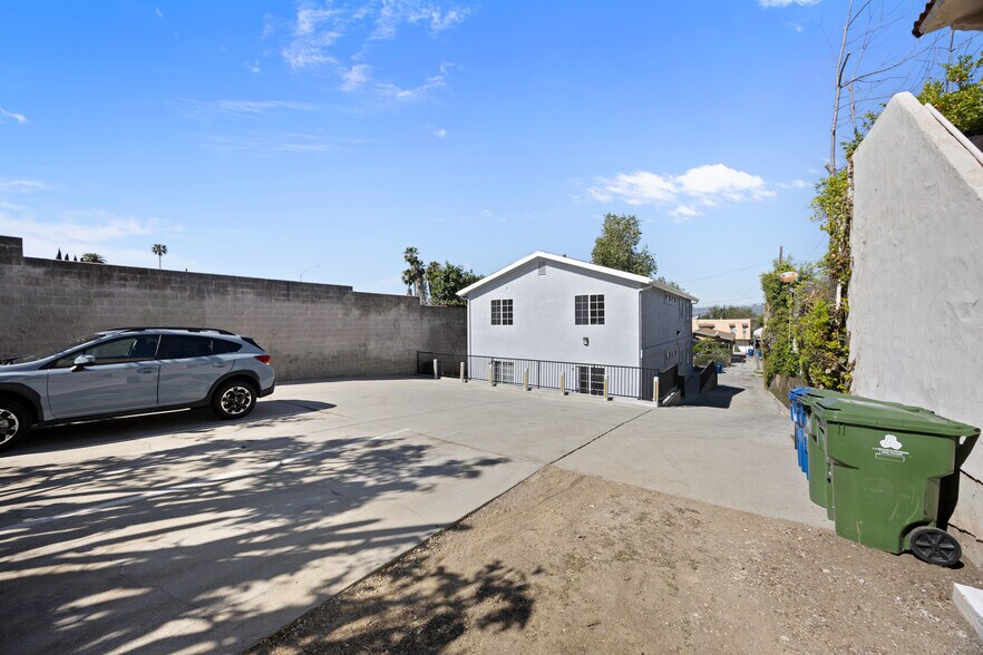 More Photos Of 422 Parkman Ave, Los Angeles Apartments For Sale