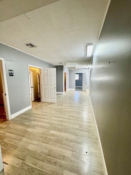 More Photos Of 133 E Parris Ave, High Point Freestanding For Lease