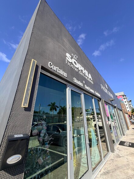 More Photos Of 219-225 N Federal Hwy, Hallandale Beach Storefront Retail Office For Lease