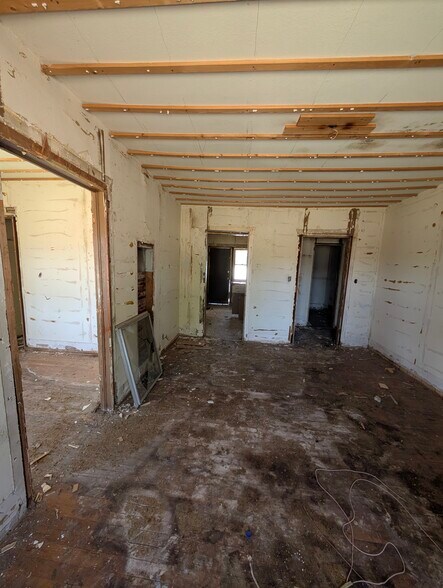 More Photos Of 101 N 7th St, Ponca City Multifamily For Sale