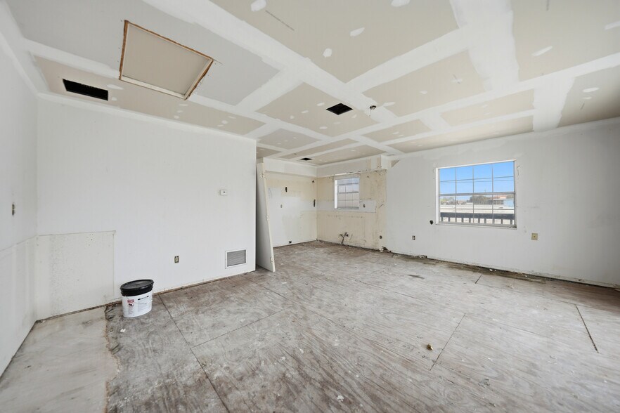 More Photos Of 1261 Beach Rd, Englewood Storefront Retail Residential For Sale