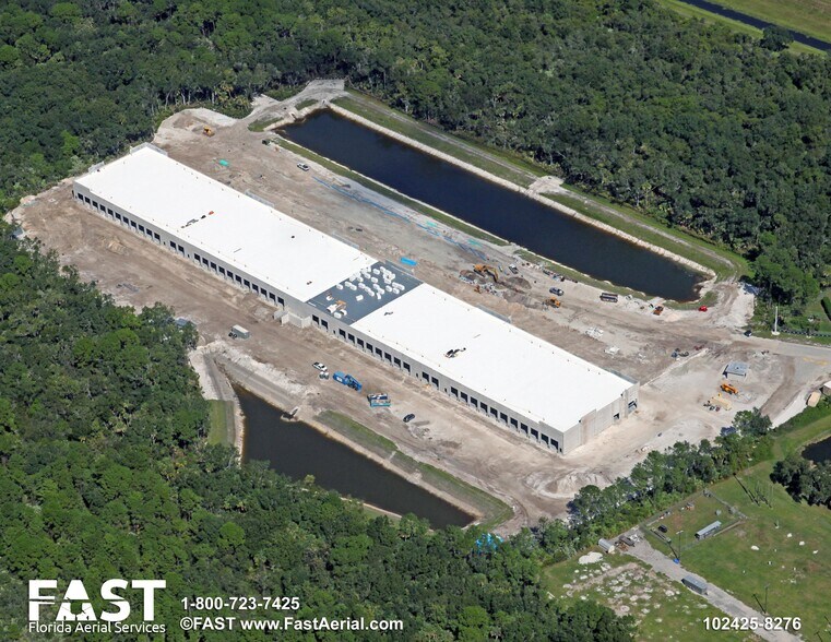 More Photos Of 302 Parktowne Blvd, Edgewater Unknown For Lease