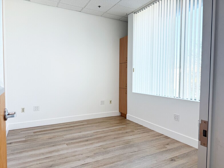 More Photos Of 9660-9690 Research Dr, Irvine Warehouse For Lease