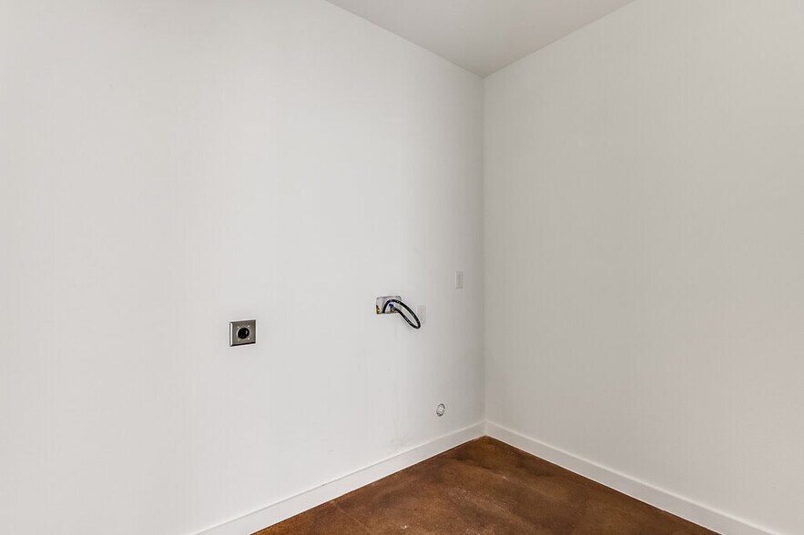 More Photos Of 1020 Burnett blvd, Alvarado Apartments For Sale