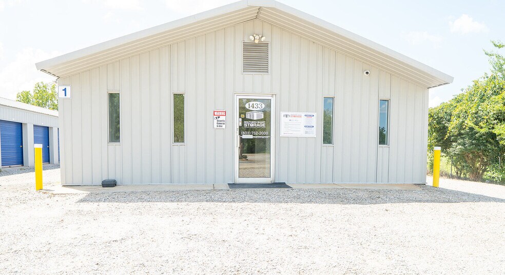 Primary Photo Of 1433 W Meeting St, Lancaster Self Storage For Lease