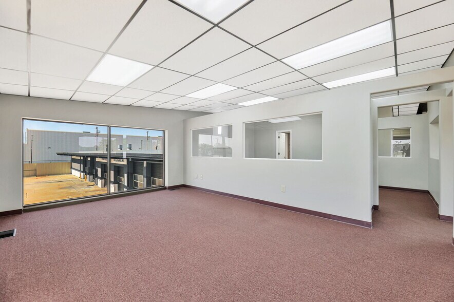 More Photos Of 11209 W Kellogg, Wichita Auto Dealership For Sale